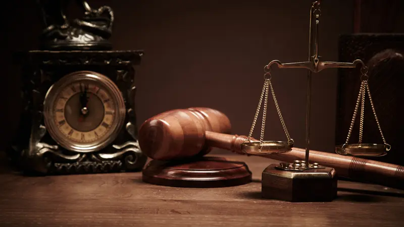 Comparing Actual Knowledge with Constructive Knowledge in Property Accidents